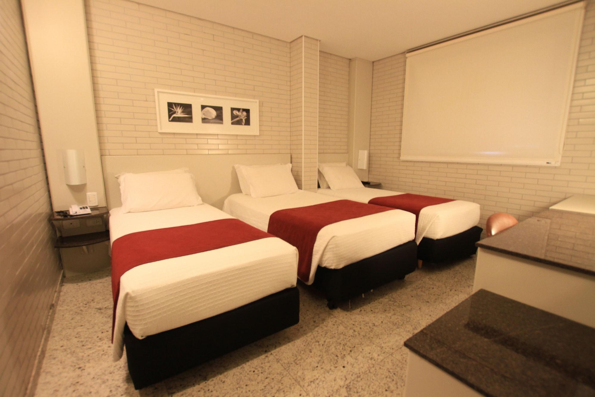 Hotel Confiance Batel Курітіба Екстер'єр фото