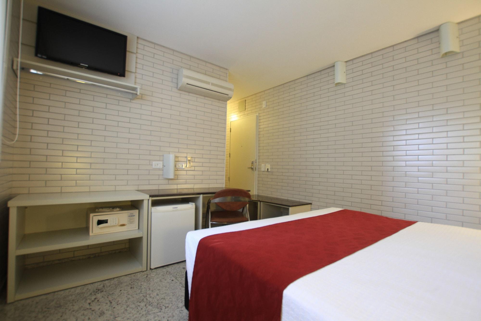 Hotel Confiance Batel Курітіба Екстер'єр фото