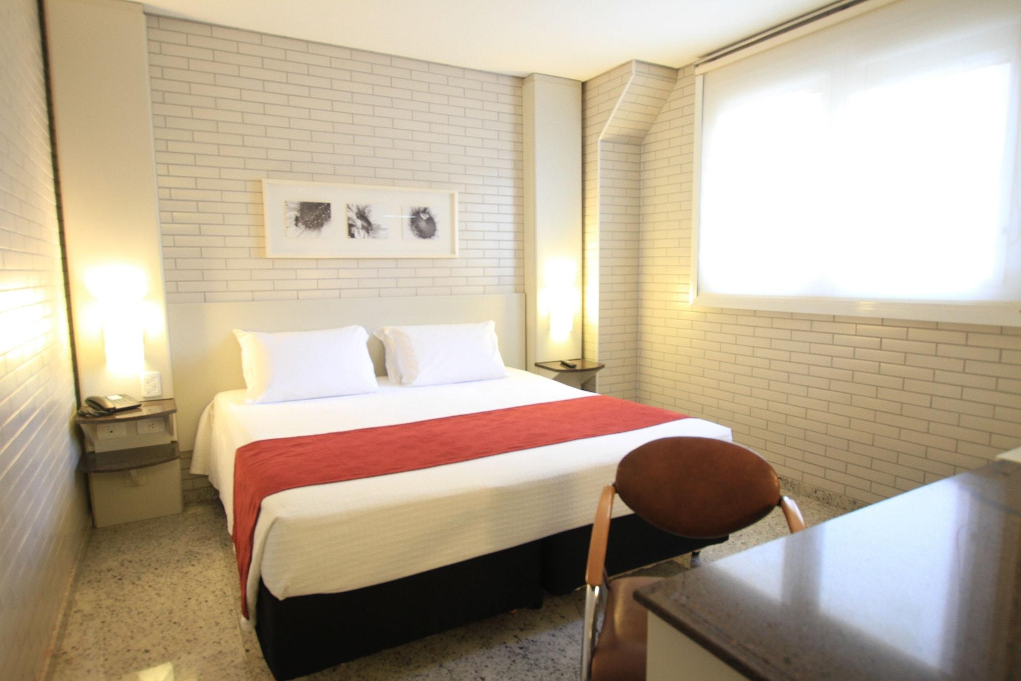 Hotel Confiance Batel Курітіба Екстер'єр фото