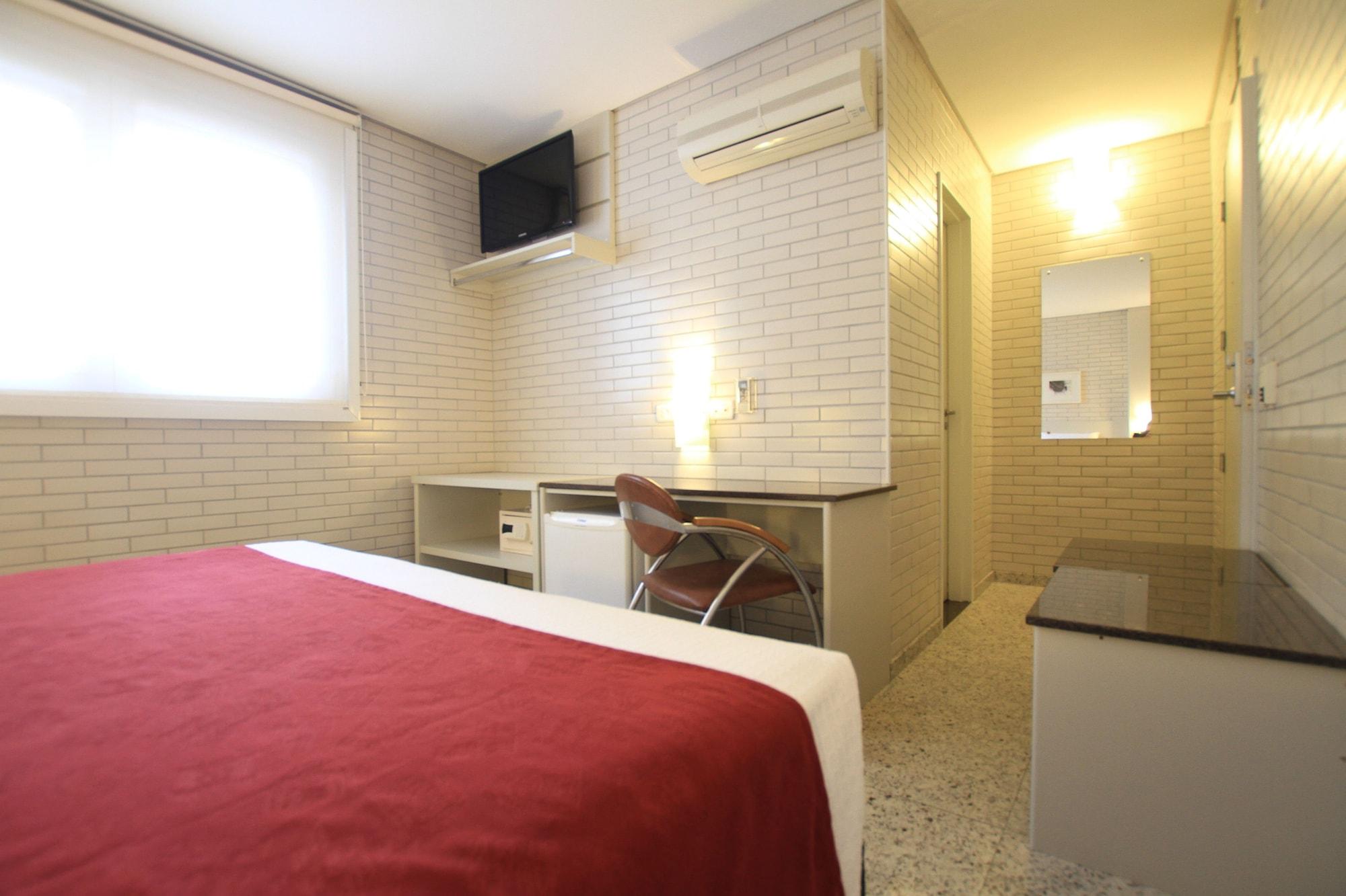 Hotel Confiance Batel Курітіба Екстер'єр фото