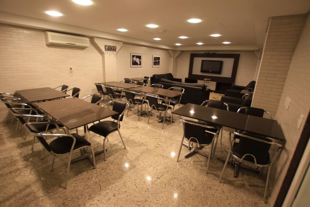 Hotel Confiance Batel Курітіба Екстер'єр фото