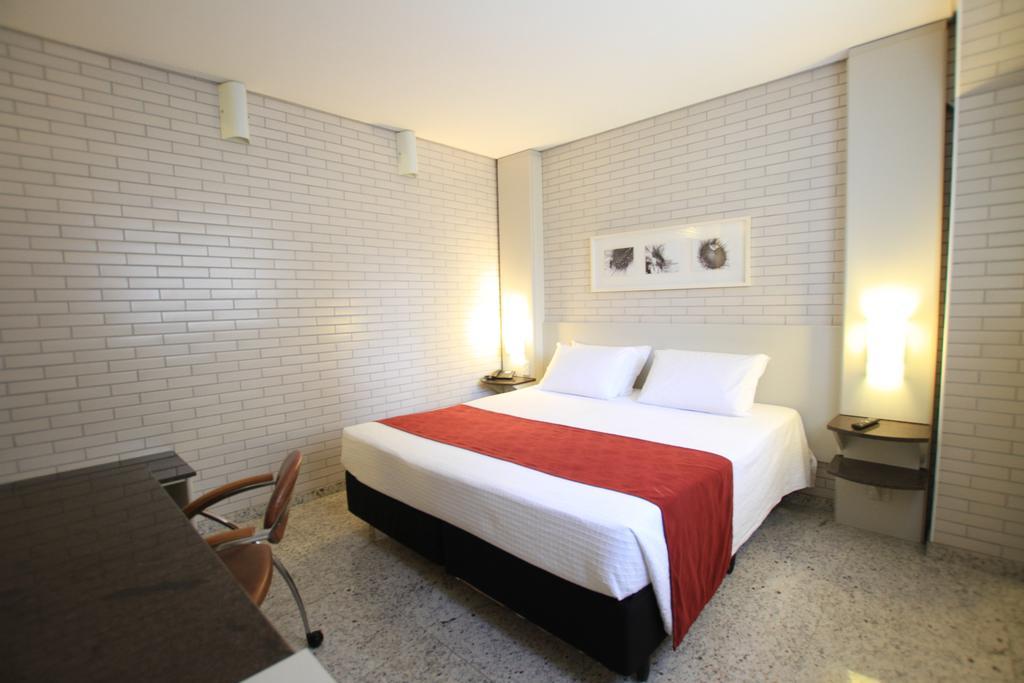 Hotel Confiance Batel Курітіба Номер фото