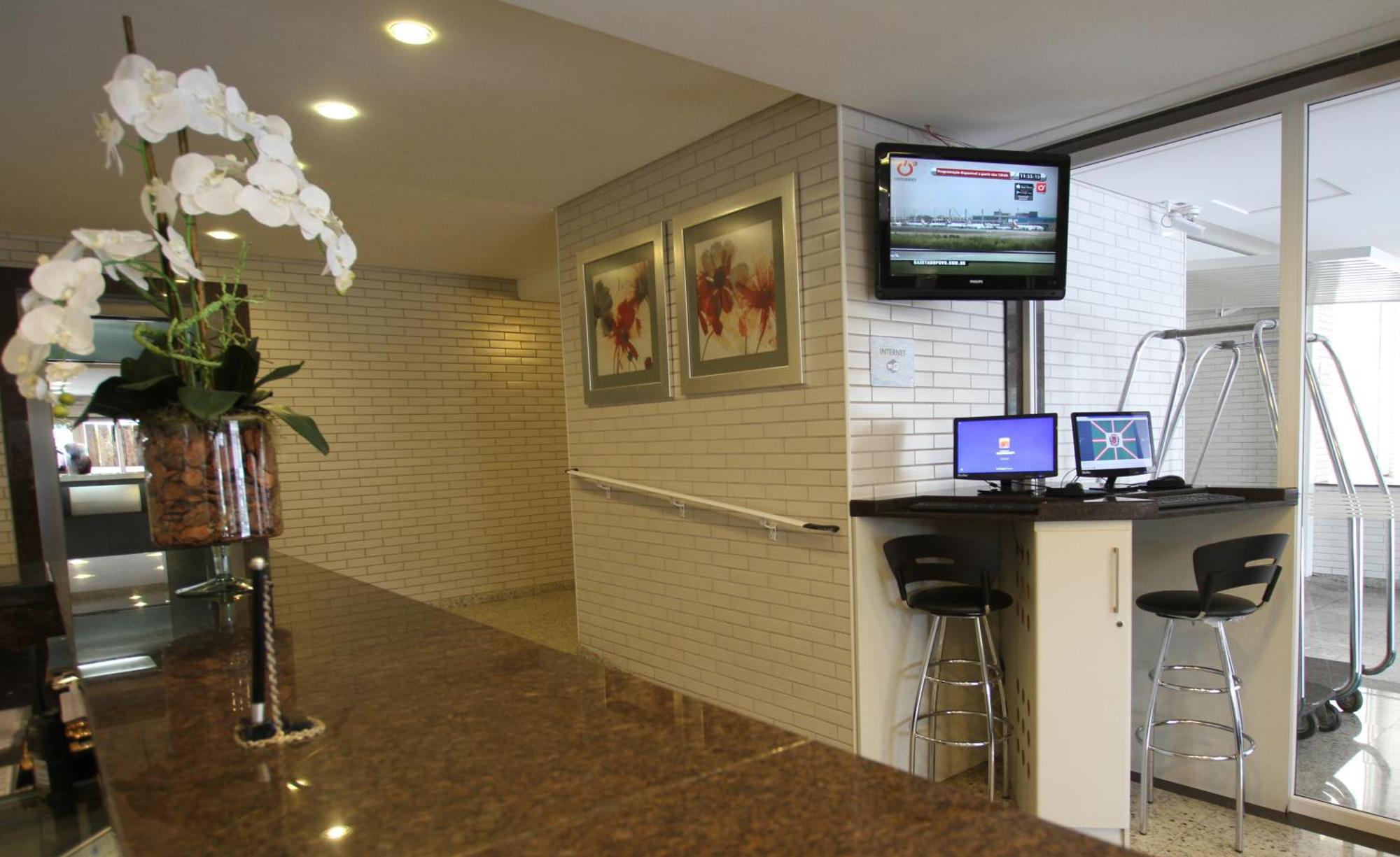 Hotel Confiance Batel Курітіба Екстер'єр фото