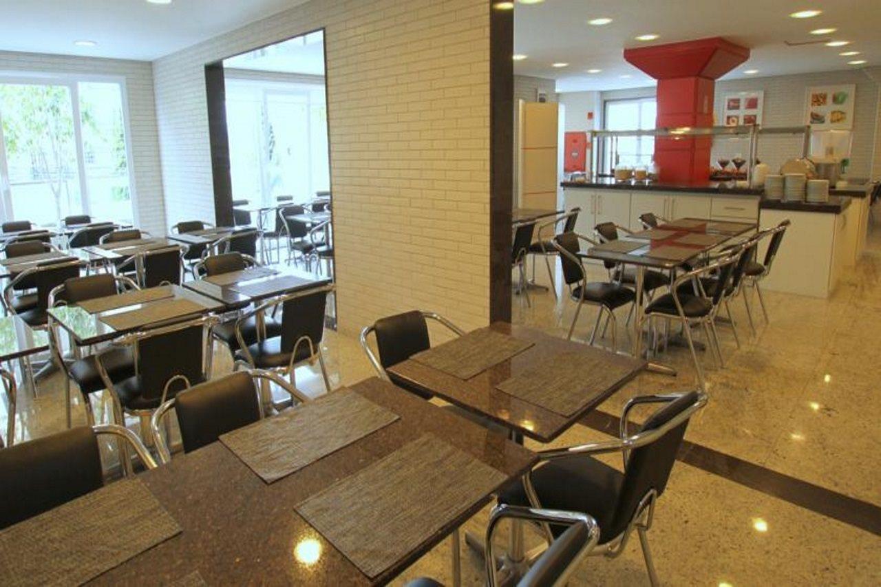 Hotel Confiance Batel Курітіба Екстер'єр фото