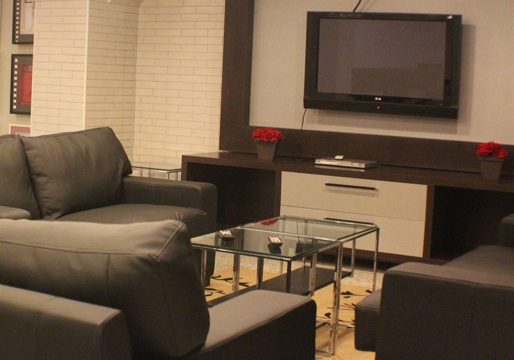 Hotel Confiance Batel Курітіба Екстер'єр фото