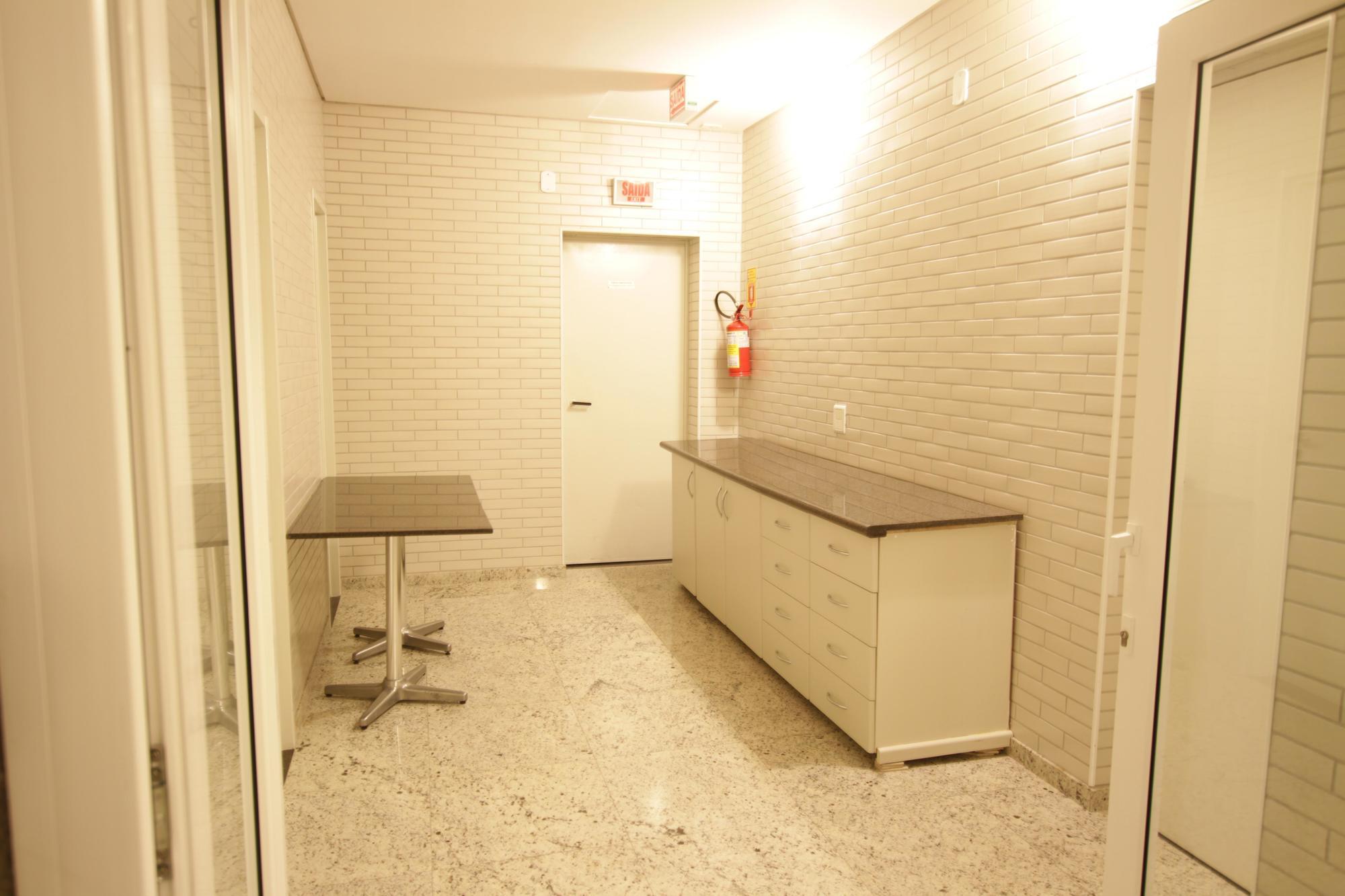 Hotel Confiance Batel Курітіба Екстер'єр фото