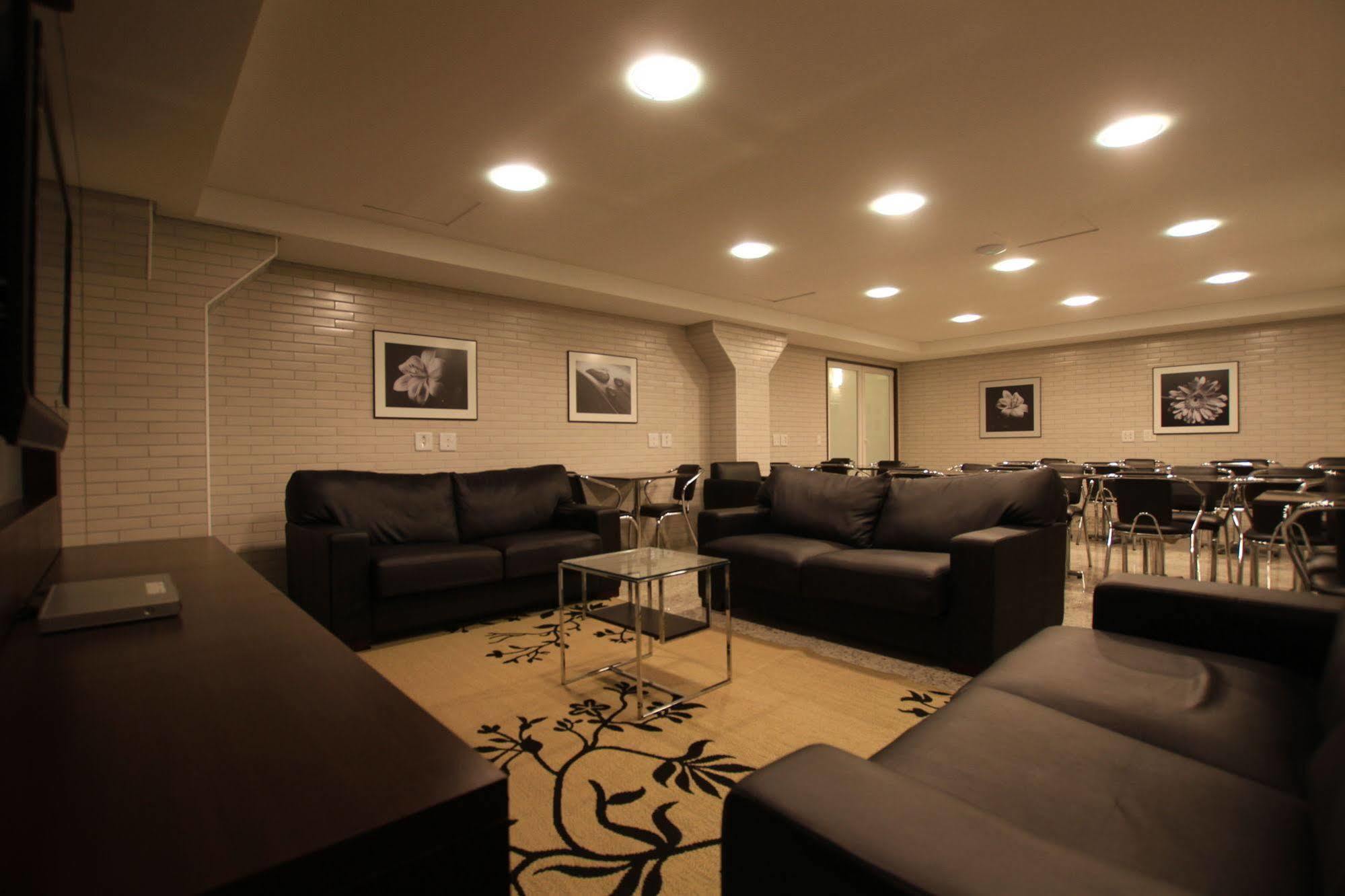 Hotel Confiance Batel Курітіба Екстер'єр фото