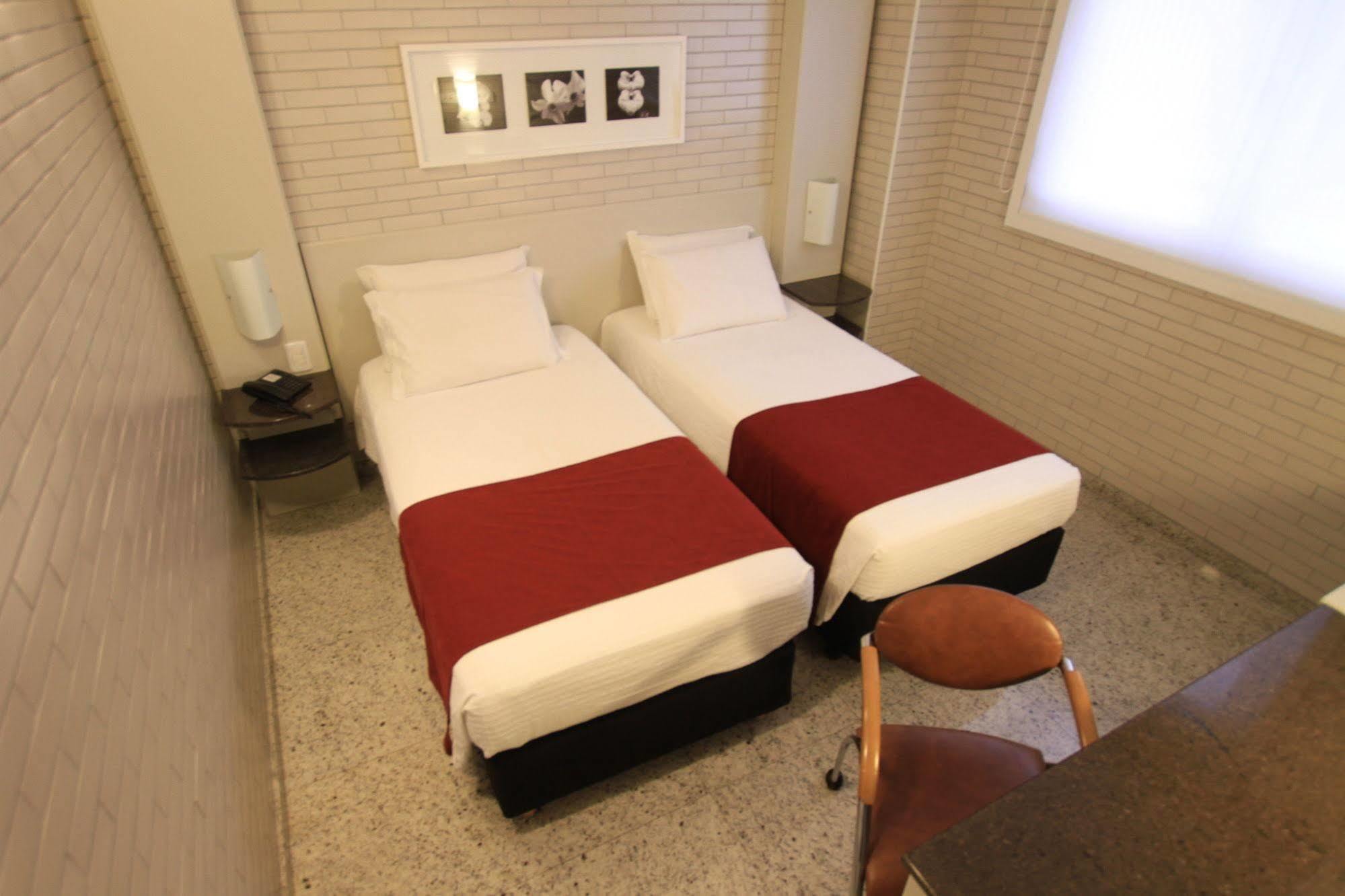 Hotel Confiance Batel Курітіба Екстер'єр фото