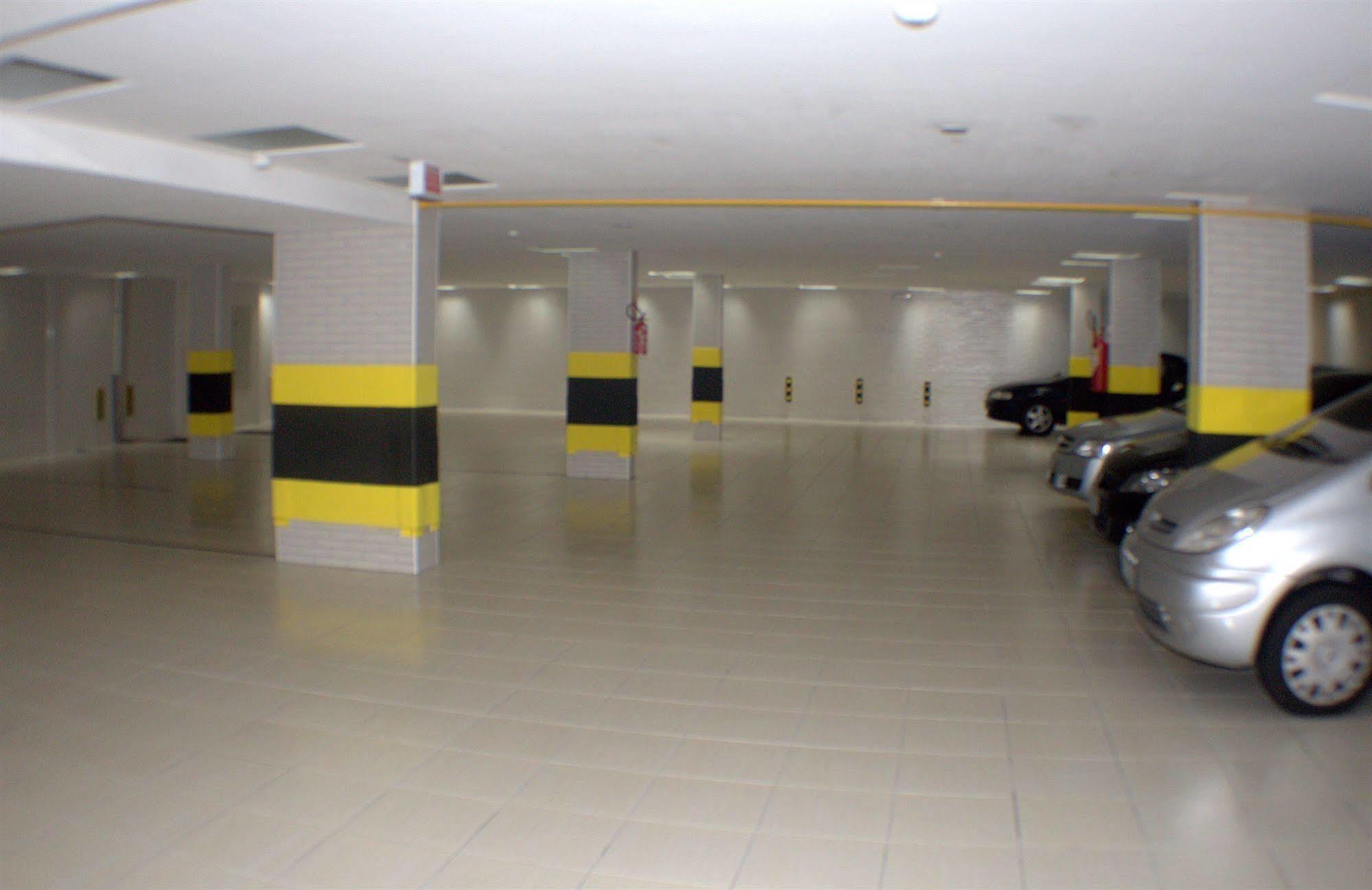 Hotel Confiance Batel Курітіба Екстер'єр фото